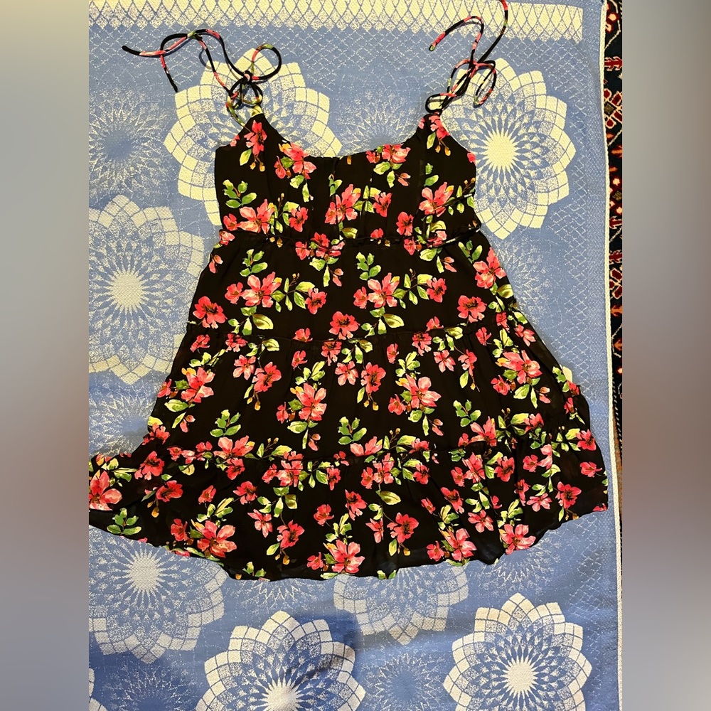 Dress - Picture 3 of 5